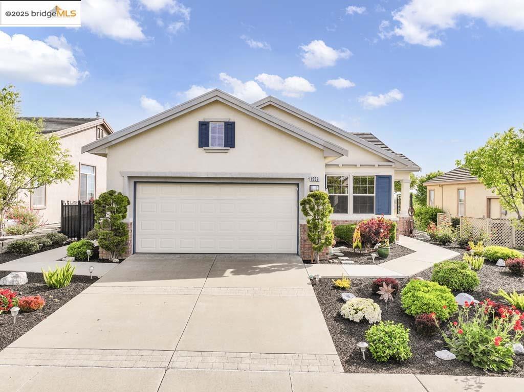 1559 Regent Dr