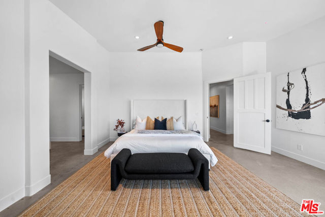 32070 Via Vera, Bonsall CA: https://media.crmls.org/mediaz/bfd1e9af-18bb-42f9-898f-386bc27c12e3.jpg