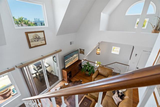 374 Orange Avenue, Coronado CA: https://media.crmls.org/mediaz/bfd1f725-dd1e-4de4-b7b5-ae78a8660ead.jpg