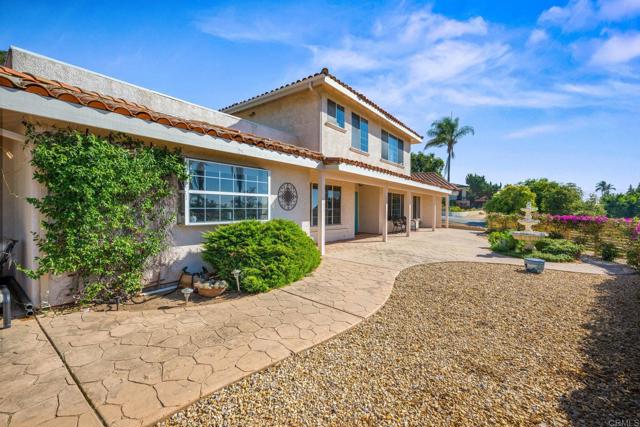 Detail Gallery Image 32 of 64 For 330 Skyline Dr, Vista,  CA 92084 - 5 Beds | 5 Baths