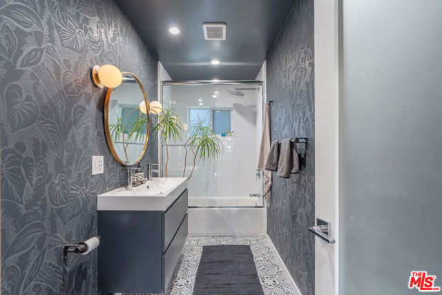 6300 Arroyo Glen Street, Los Angeles CA: https://media.crmls.org/mediaz/bfd22357-6d09-4b36-be0e-1241dfca6281.jpg