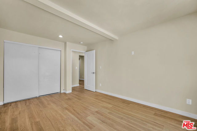 5137 1/2 Reynier Avenue, Los Angeles CA: https://media.crmls.org/mediaz/bfd223e1-8e13-43b1-adf1-b9b6c68c88f6.jpg