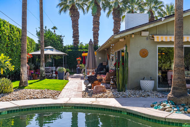 444 N Burton Way, Palm Springs CA: https://media.crmls.org/mediaz/bfd30839-fb3f-42ec-a0ea-fe04000e6432.jpg