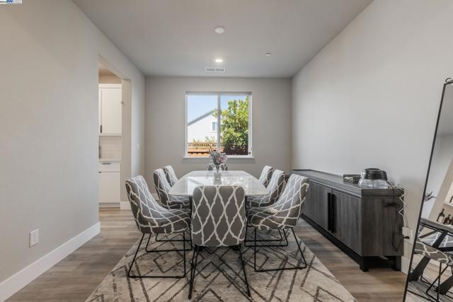 2306 Mozart avenue, Lathrop CA: https://media.crmls.org/mediaz/bfd38760-32c7-4b88-baac-71622ecda5b3.jpg
