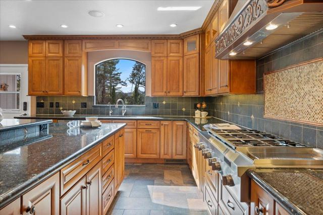 23435 Summit Road, Los Gatos CA: https://media.crmls.org/mediaz/bfd3dd81-c52d-43f7-b1b4-43a9c59a59d0.jpg