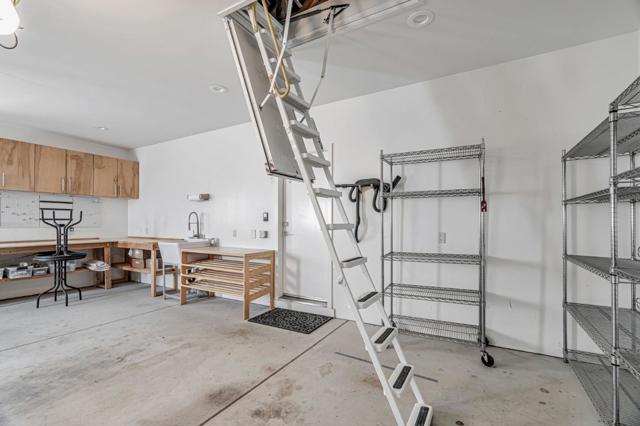 15010 Larga Vista Drive, Los Gatos CA: https://media.crmls.org/mediaz/bfd40220-f968-4203-9d6d-934203abca4e.jpg
