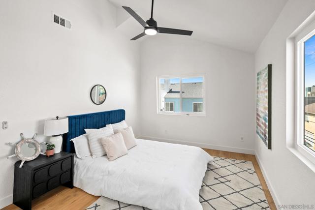 Image 23 of 50 For 152 Evergreen Ave.  4