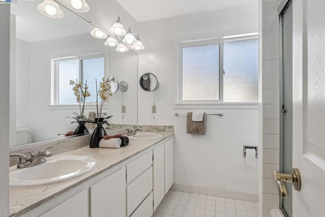 Image 38 of 60 For 25660 Paul Ct