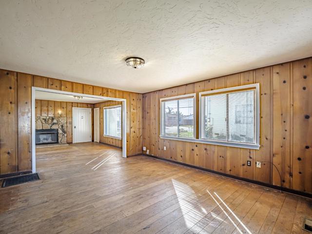 35 Sycamore Street, Watsonville CA: https://media.crmls.org/mediaz/bfd50bc1-17ef-4198-809e-b85801528593.jpg