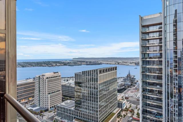 700 W E St, San Diego CA: https://media.crmls.org/mediaz/bfd511db-bb7c-4ab0-a1b2-45c939f0cd3a.jpg