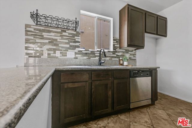 2279 Santa Ana Boulevard, Los Angeles CA: https://media.crmls.org/mediaz/bfd52e3b-d797-4abd-965d-a63bdaeb740c.jpg