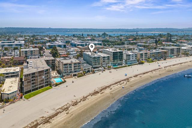 Detail Gallery Image 12 of 25 For 3868 Riviera 4a,  San Diego,  CA 92109 - 3 Beds | 2/1 Baths
