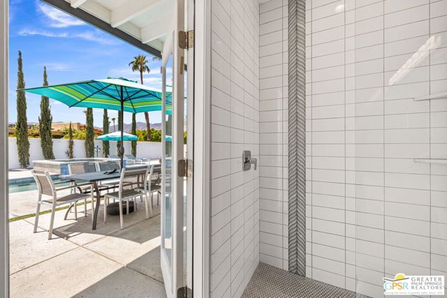 3351 E Paseo Barbara, Palm Springs CA: https://media.crmls.org/mediaz/bfd59584-5937-4677-becd-0fd0b65f9155.jpg