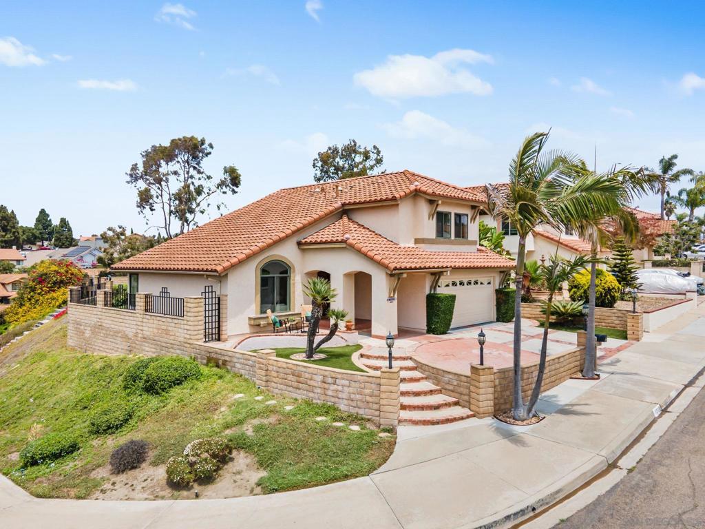 1009 Paseo La Cresta