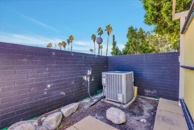 130 W Racquet Club Road #511, Palm Springs, CA 92262