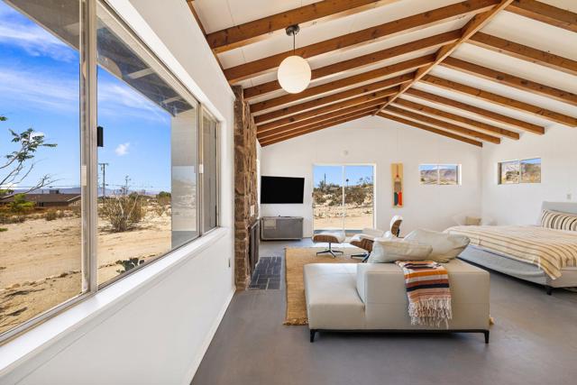 7648 Araby Avenue, 29 Palms CA: https://media.crmls.org/mediaz/bfd64388-4009-4a42-be4d-d2e505f17640.jpg