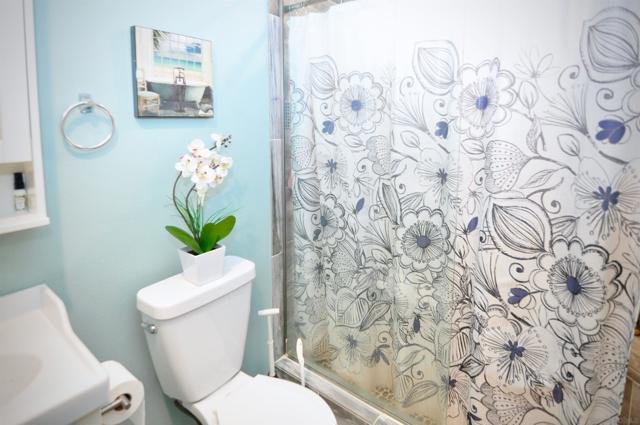 10373 Caminito Banyon, San Diego CA: https://media.crmls.org/mediaz/bfd6f622-62d0-4bd3-91e2-e37cd76b7dca.jpg