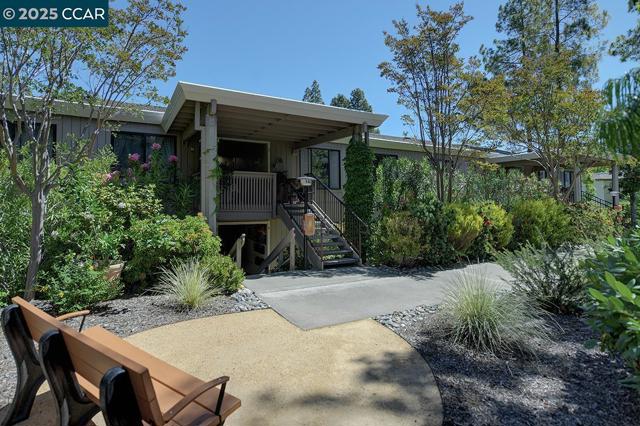 1400 Canyonwood, Walnut Creek CA: https://media.crmls.org/mediaz/bfd70221-6bd7-44e6-88c8-f079bb43b87b.jpg