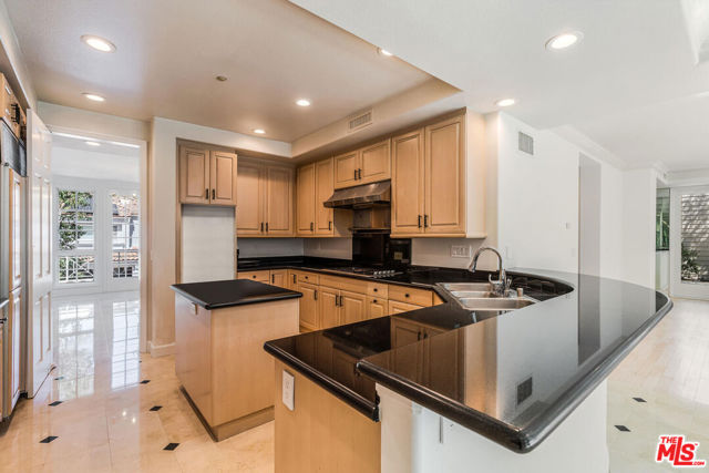 2370 Brookshire Lane, Los Angeles CA: https://media.crmls.org/mediaz/bfd722f5-fb7d-4315-9eb9-6c5f473519f2.jpg