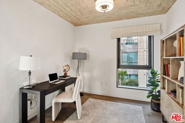 1755 Ocean Avenue, Santa Monica CA: https://media.crmls.org/mediaz/bfd77bad-dd7a-497e-96e3-4b9b66f6301c.jpg