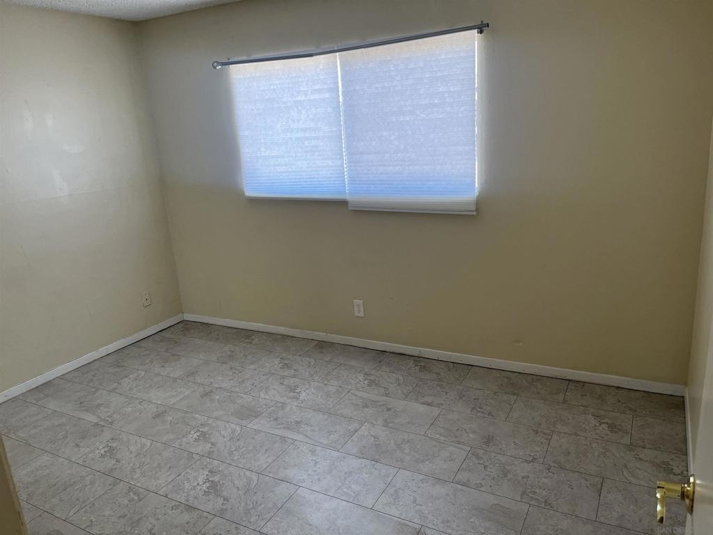 2012 Mission Ave - photo 3
