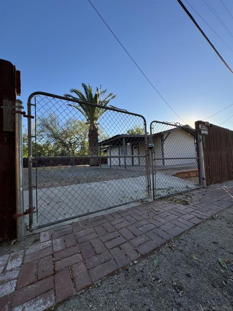 26364 San Jacinto St, Hemet, California 92543, ,Multi-Family,For Sale,San Jacinto St,240028452SD