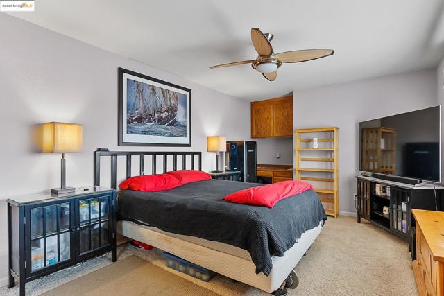 4210 Driftwood Pl, Discovery Bay CA: https://media.crmls.org/mediaz/bfd87b08-bf16-47c0-b74e-70d83e963dbe.jpg