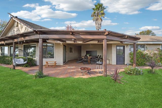 26086 Bear Valley Heights Road, Escondido CA: https://media.crmls.org/mediaz/bfd896a2-9583-4be9-a8a3-23333836924a.jpg