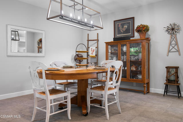 28329 Foothill Drive, Agoura Hills CA: https://media.crmls.org/mediaz/bfd8db43-7242-4b22-9917-6aaba68fcf35.jpg