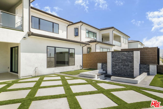 20188 W Marlow Lane, Porter Ranch CA: https://media.crmls.org/mediaz/bfd8e5a6-ad4d-4fc6-8926-b4ad749088d1.jpg