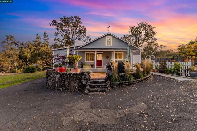 80 Diogenes Dr, Angwin CA: https://media.crmls.org/mediaz/bfd9cedf-8aa7-4c7f-92e0-0fcb7772fa6f.jpg