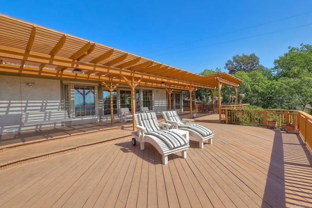 1650 Elevado Road, Vista CA: https://media.crmls.org/mediaz/bfd9f0e8-246b-4b20-a616-40631218d90e.jpg