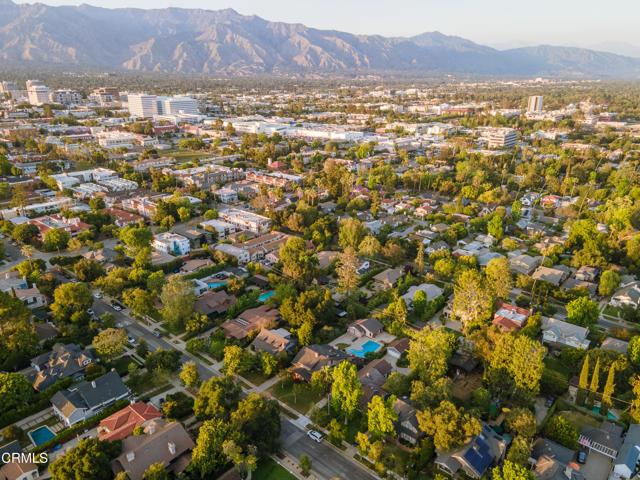 676 S Madison Avenue, Pasadena CA: https://media.crmls.org/mediaz/bfda24db-d070-4d30-8dc3-1f588fc356ae.jpg