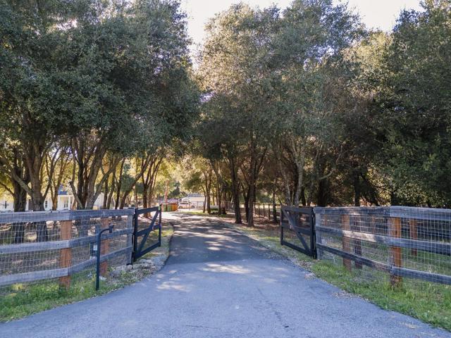 10555 Watsonville Road, Gilroy CA: https://media.crmls.org/mediaz/bfdaa9f2-9485-4308-943c-4d50d93a9464.jpg