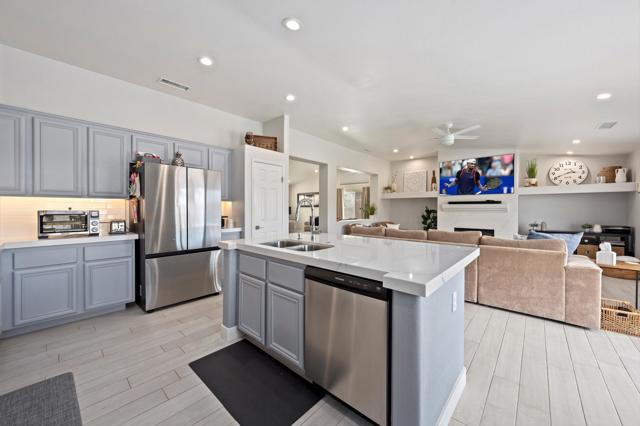 78860 Zenith Way, La Quinta CA: https://media.crmls.org/mediaz/bfdaed65-4787-49da-822a-f0ae60eb96e5.jpg
