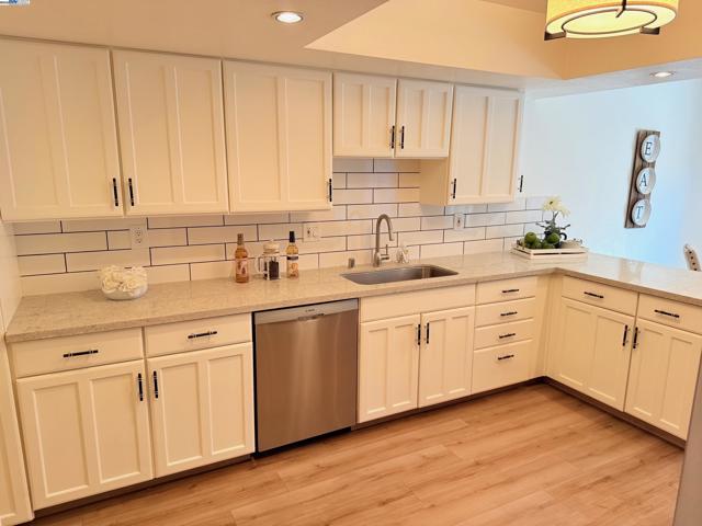 3050 Benjamin Grn, Fremont CA: https://media.crmls.org/mediaz/bfdb2546-10a5-488a-b6a5-584f92136566.jpg