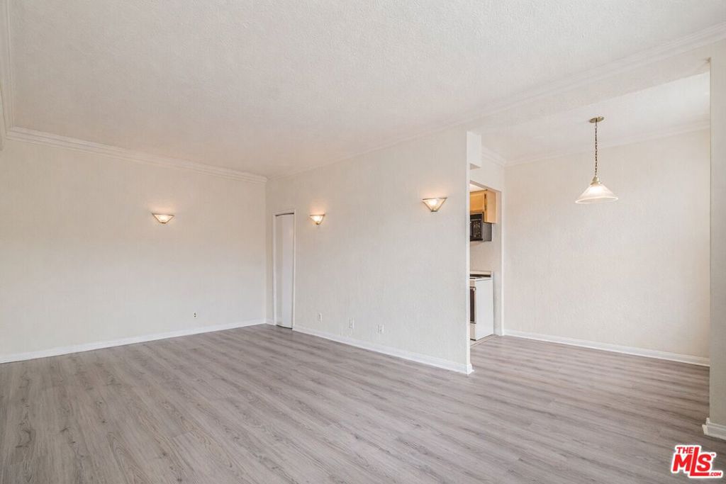 5640 Franklin Avenue #300
