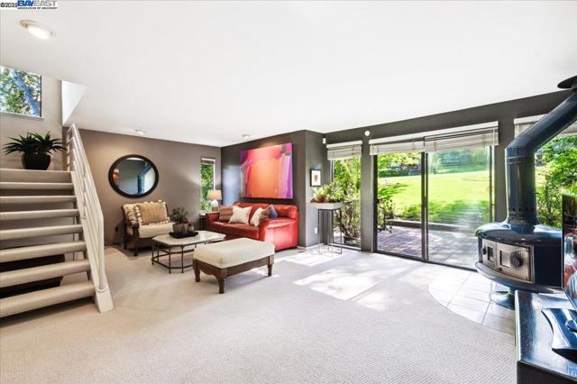 391 Oak Ln, Pleasanton CA: https://media.crmls.org/mediaz/bfdc1ef4-7e30-4fbb-9096-6e7a45fa267b.jpg