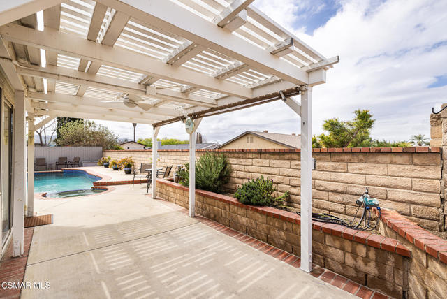 2255 Mcdonald Street, Simi Valley CA: https://media.crmls.org/mediaz/bfdc5174-6692-4e23-b667-91af84ab8970.jpg