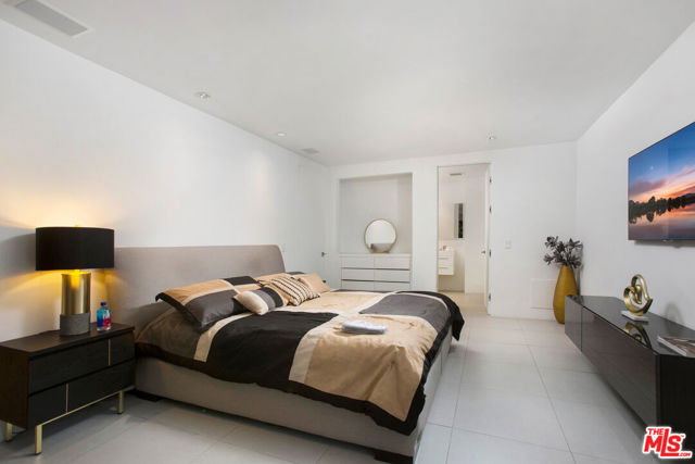 2791 Ellison Drive, Beverly Hills CA: https://media.crmls.org/mediaz/bfdc7435-bda9-4bb1-bfa3-726df15673e9.jpg