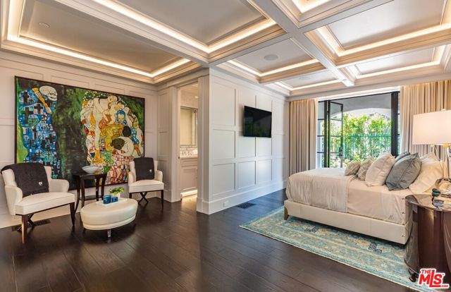 5076 Island Forest Place, Westlake Village CA: https://media.crmls.org/mediaz/bfdc956d-97d4-4d57-8636-6deee09d787a.jpg