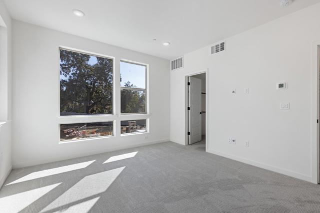 6677 Optimum Loop, San Jose CA: https://media.crmls.org/mediaz/bfdcec17-88b2-4988-a18b-02318629ce37.jpg