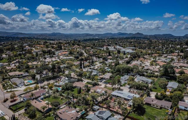 1654 Palomino Ln, Escondido CA: https://media.crmls.org/mediaz/bfdd9966-7dff-4fc1-be19-c0020390eb58.jpg