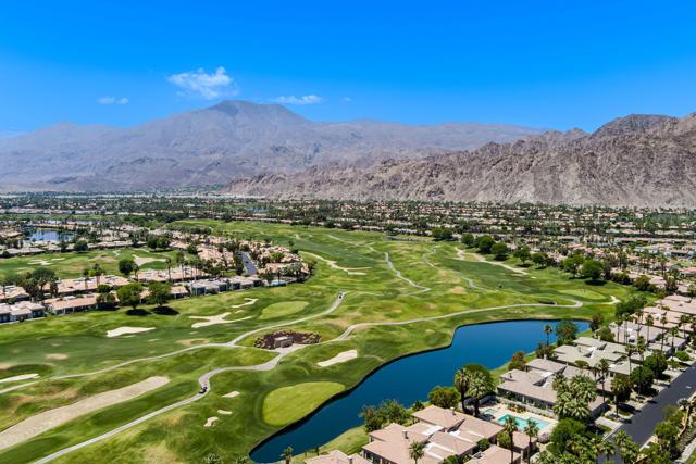 80601 Oak Tree, La Quinta CA: https://media.crmls.org/mediaz/bfde3aa2-ae31-4969-a08e-c7c71af84fd6.jpg