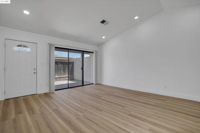 835 Villa Ter, Brentwood CA: https://media.crmls.org/mediaz/bfde69a3-c69f-4132-ba4e-1b1a5ec466b0.jpg