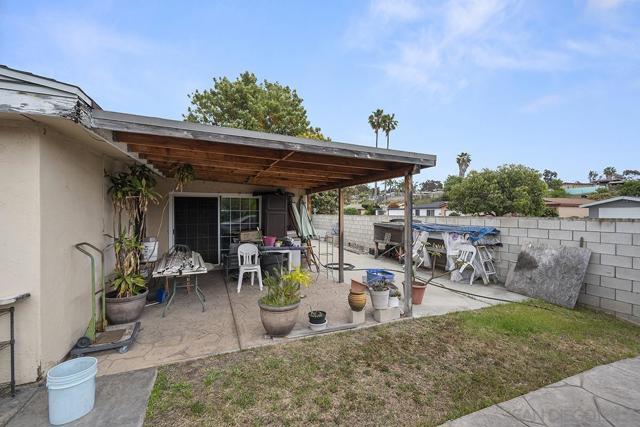 1492 Ilexey Avenue, San Diego CA: https://media.crmls.org/mediaz/bfdec18b-9b9a-49ac-bd2f-ee5c6395f1a0.jpg