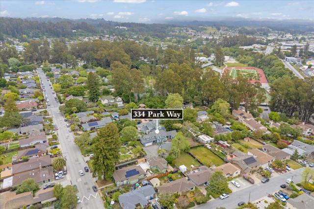 334 Park Way, Santa Cruz CA: https://media.crmls.org/mediaz/bfdf3ebc-4d68-4379-a4df-c33485f87b30.jpg