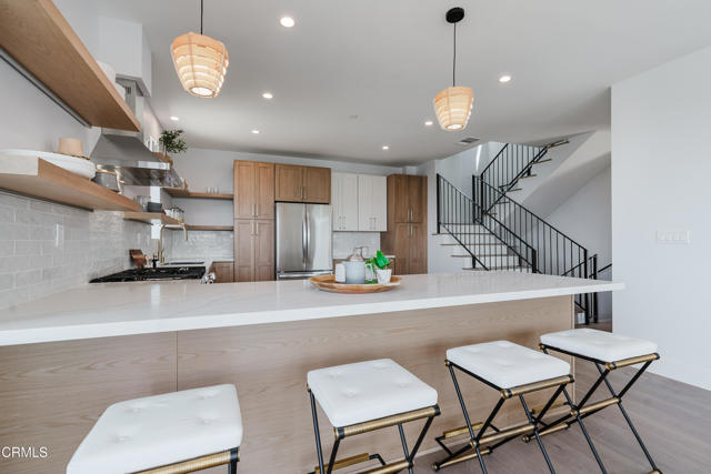 3870 W Point Drive, Los Angeles CA: https://media.crmls.org/mediaz/bfe007b9-c5ff-4f81-90f0-f0ff26d22143.jpg