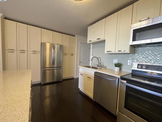 Image 4 of 23 For 14015 Doolittle Drive