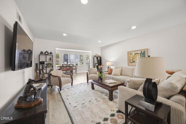 4222 Village 4, Camarillo CA: https://media.crmls.org/mediaz/bfe0cdd1-216a-46b2-bf34-6ee17fb4e0af.jpg